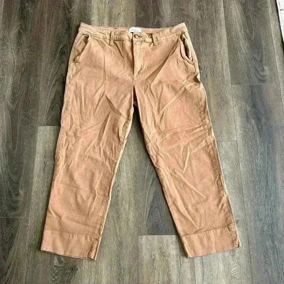 Pistola pants. Women’s size 31.  Khaki in color.  Great condition! - Picture 1 of 4